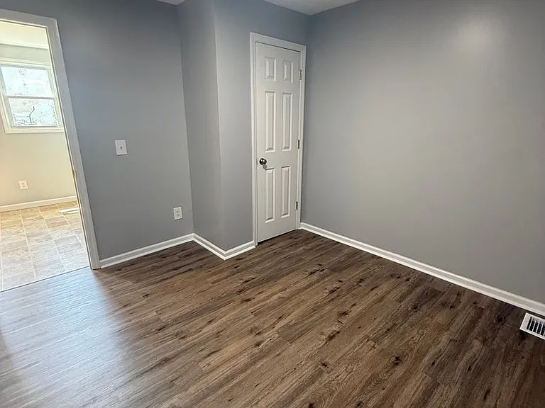 69 Carson Ave — Photo 2