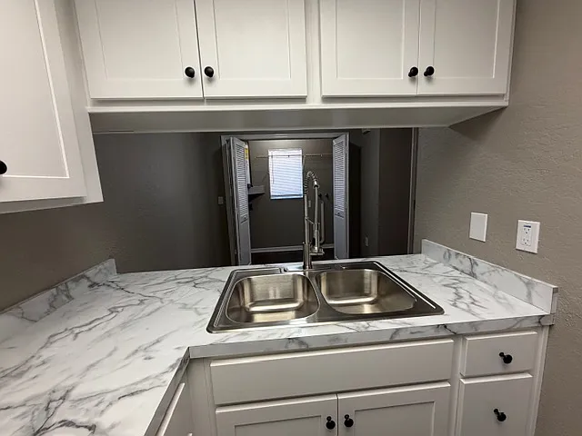 4400 Millwood Rd #E — Photo 11