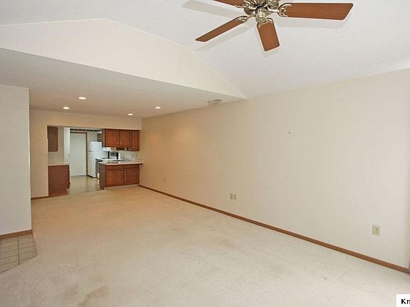 4th image of 54 Woodberry Dr