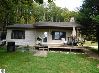 6293 Dundas Rd NW, Rapid City, MI 49676