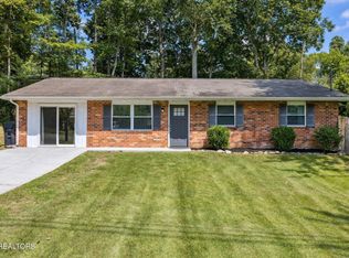 5213 Foxwood Rd, Knoxville, TN 37921