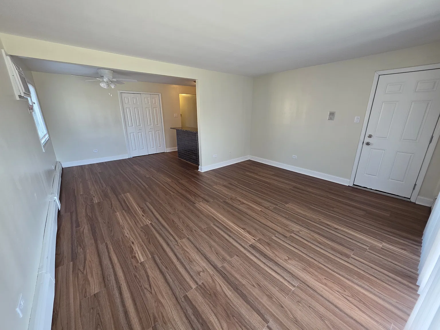 2 bed, 900 sqft, $1,550 — Photo 3