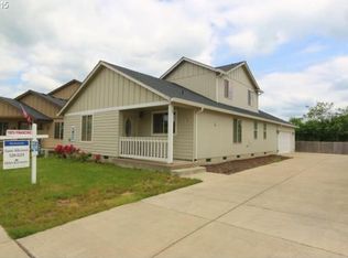 60 Almond Way, Creswell, OR 97426