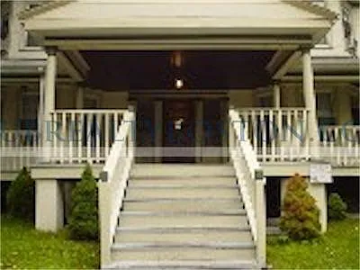 14 Gardner St #1R — Photo 4