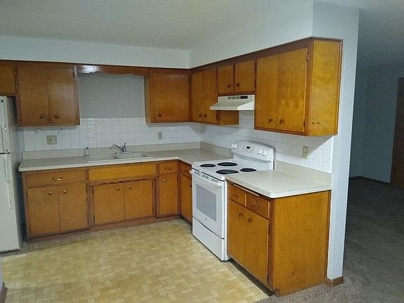 3rd image of 2424-2432 Holmes St
