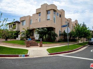 501 S Gretna Green Way, Los Angeles, CA 90049