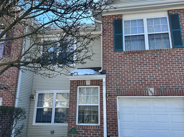 102 Somerset Ct, Princeton, NJ 08540