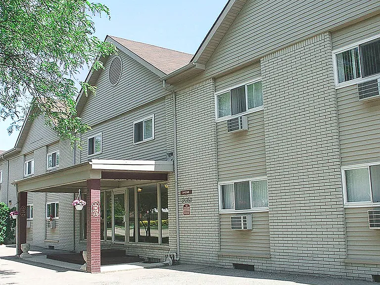 Sterling Troy Apartments — Photo 11