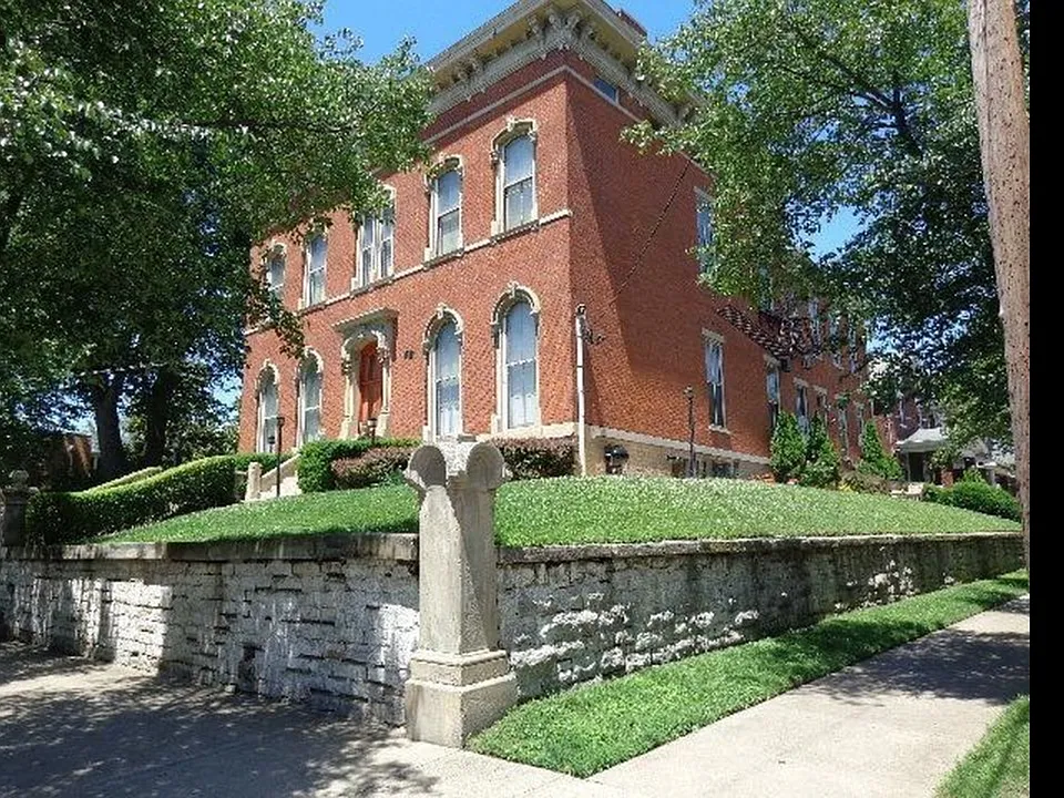 337 Washington Ave #4