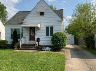 5652 Shawnee Dr, Lyndhurst, OH 44124