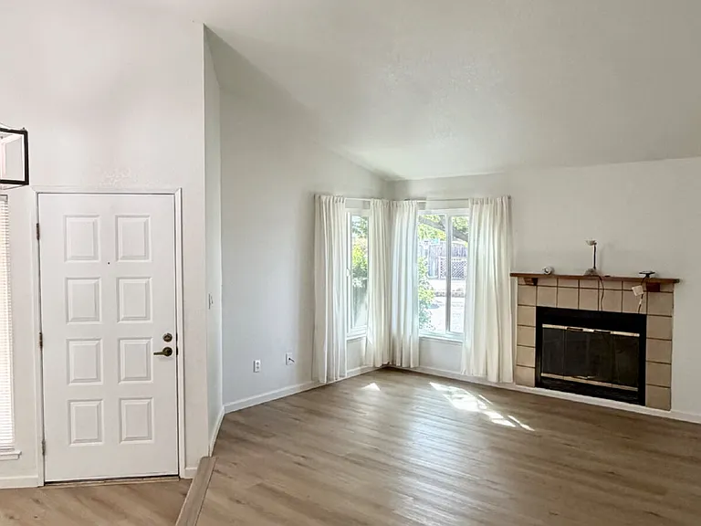 7901 Brockwood Way — Photo 5