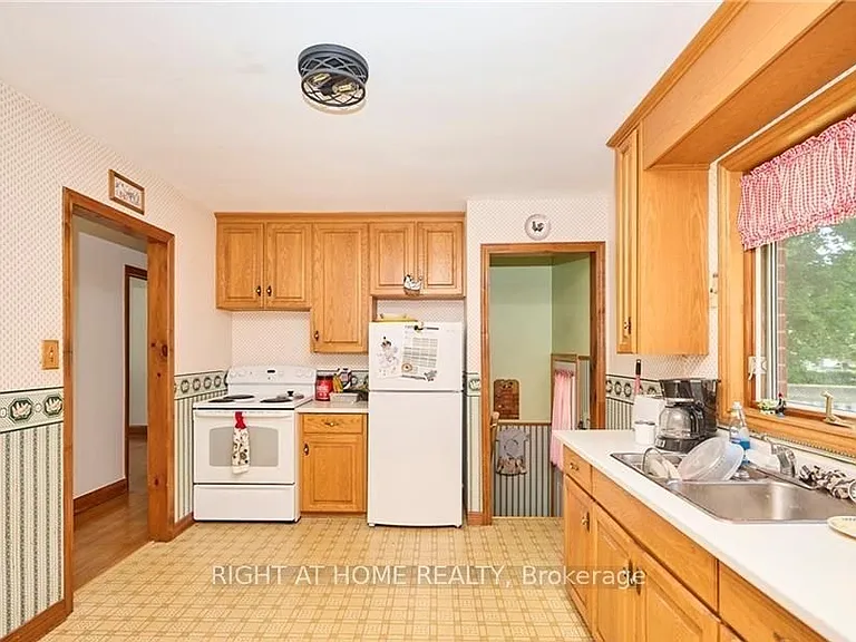 6357 Dorchester Rd — Photo 10