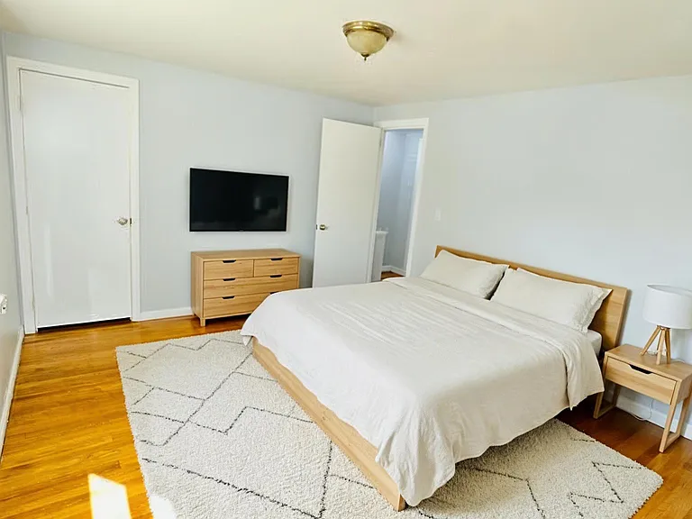 21 Saratoga Rd #21 — Photo 3