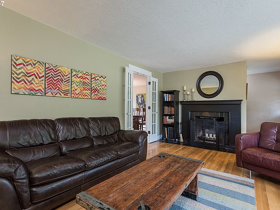 5th image of 14315 SE Oakwood Ave
