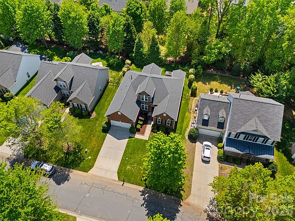 3rd image of 7211 Meyer Rd