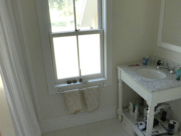 Upstairs full bathroom 1 of 2
