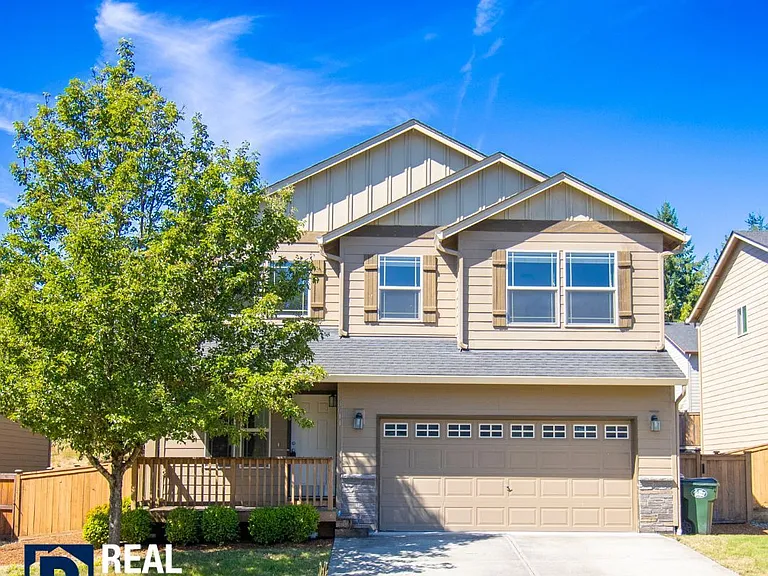 3611 Loren St NE — Photo 1