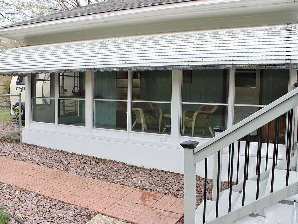 1st image of 4800 Deerwood Dr