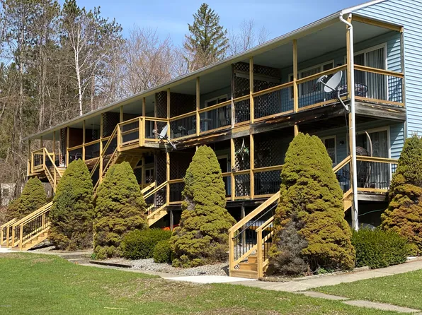 580 S Main St #409, Lanesborough, MA 01237