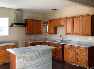 3450 W Evergreen Ave, Chicago, IL 60651