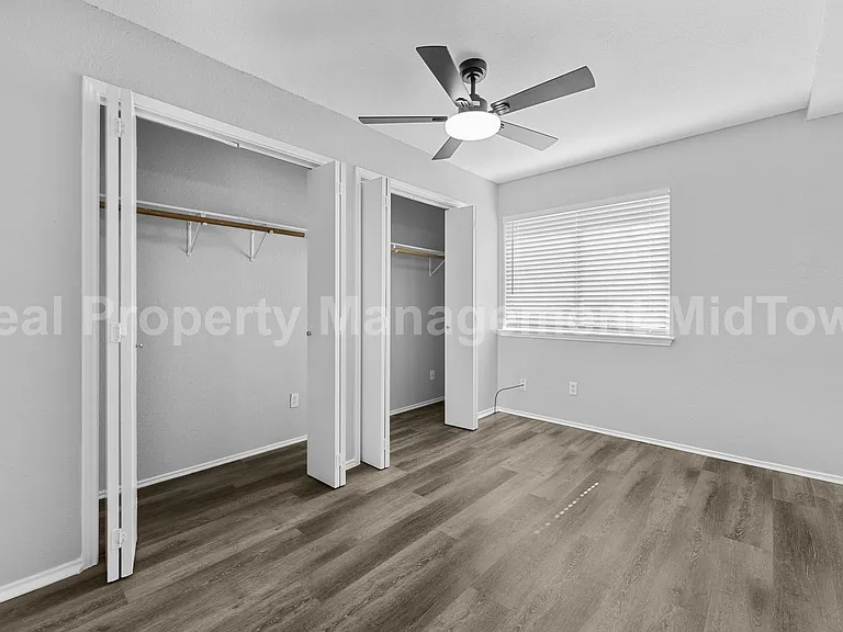 6100 Wall St — Photo 8