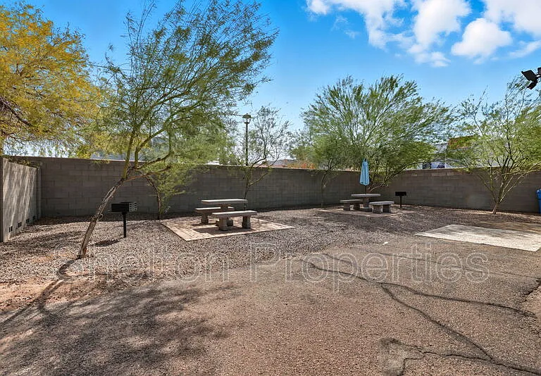 1713 N 31st Pl #6 — Photo 5