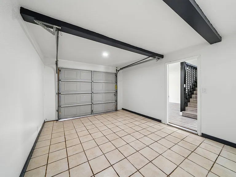 10406 Broadstairs St — Photo 11