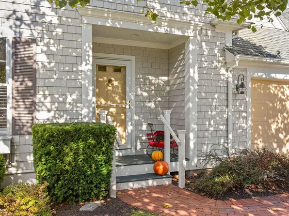 44 Stratford Ridge, Mashpee, MA 02649