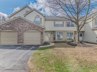222 Wellington Cir, Gurnee, IL 60031