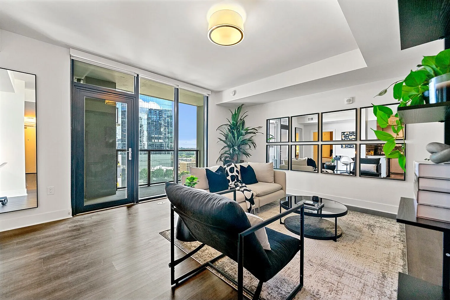 1 bed, 1.0 bath, $4,739 — Photo 1