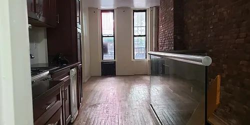 Rented by R New York