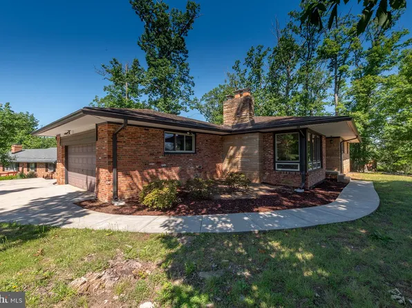 7041 Cindy Ln, Annandale, VA 22003