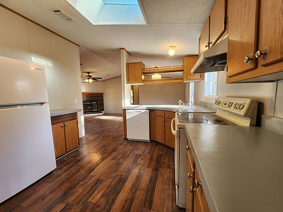 3rd image of 16378 SE 57th St