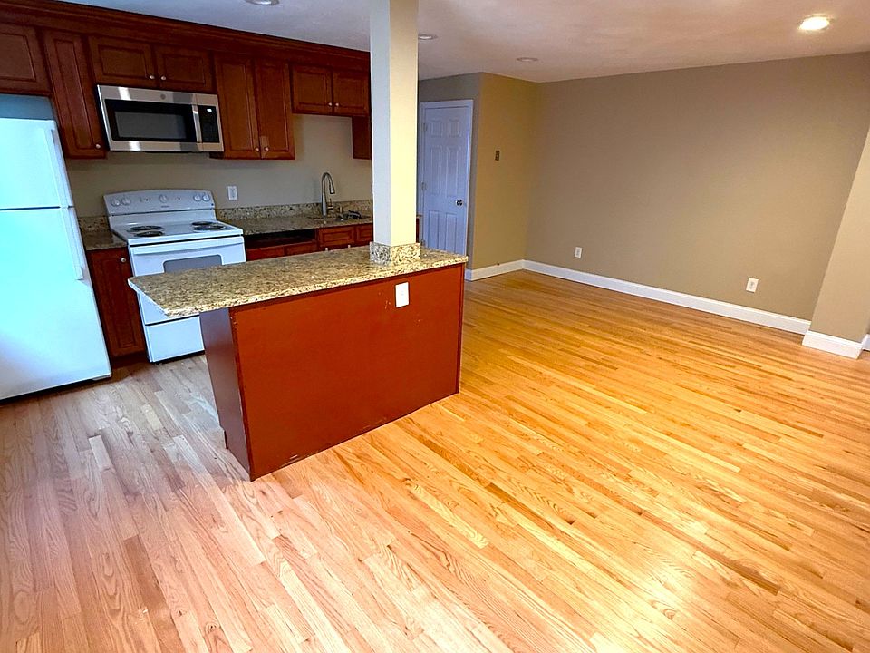 1st image of 435 Essex St APT 5