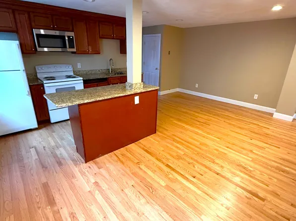 435 Essex St APT 5, Lynn, MA 01902