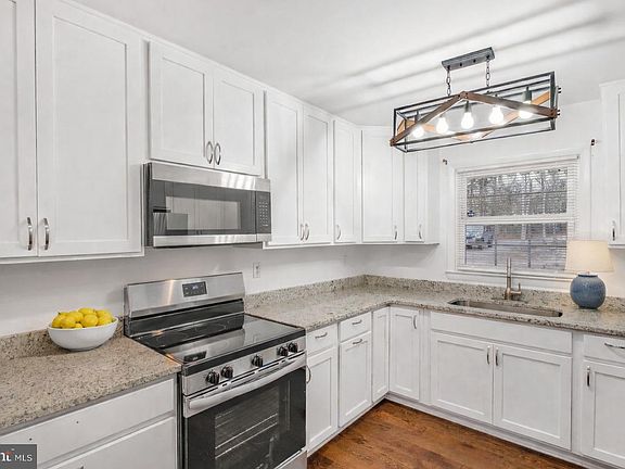 4th image of 6113 Ridge Tree Rd