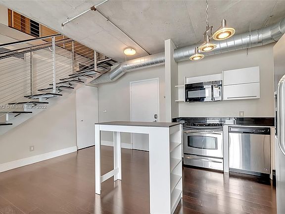 5th image of 690 SW 1st Ct #Penthouse I24