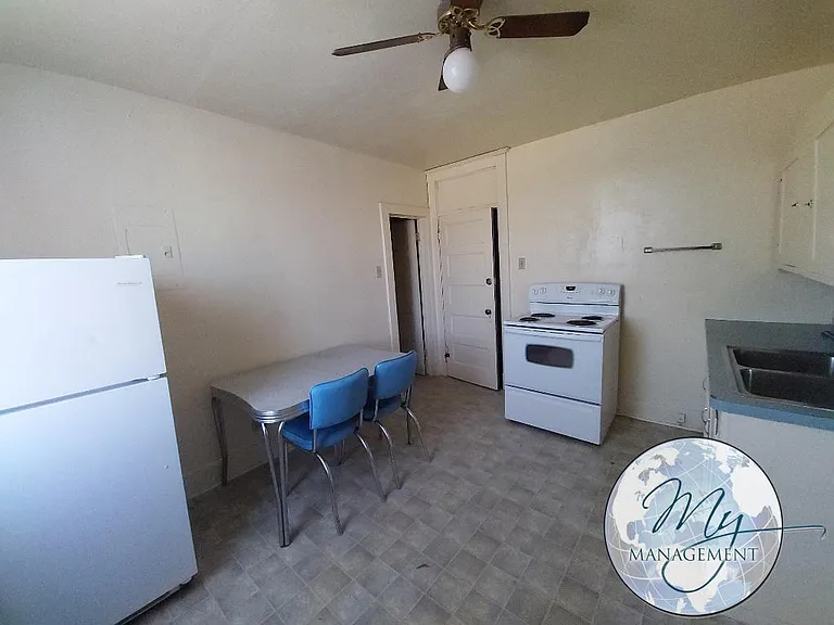 242 Washington St — Photo 25