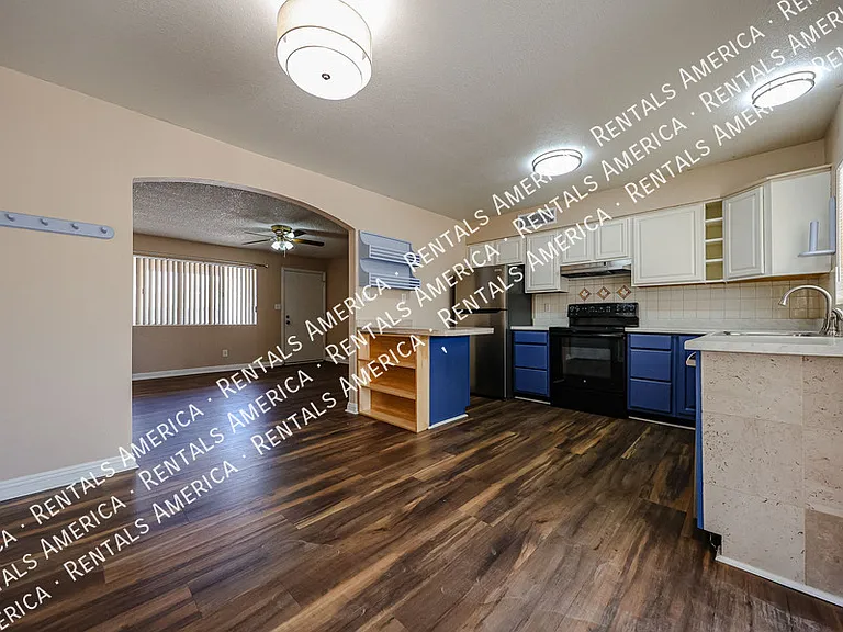 1117 W Auburn Dr — Photo 9