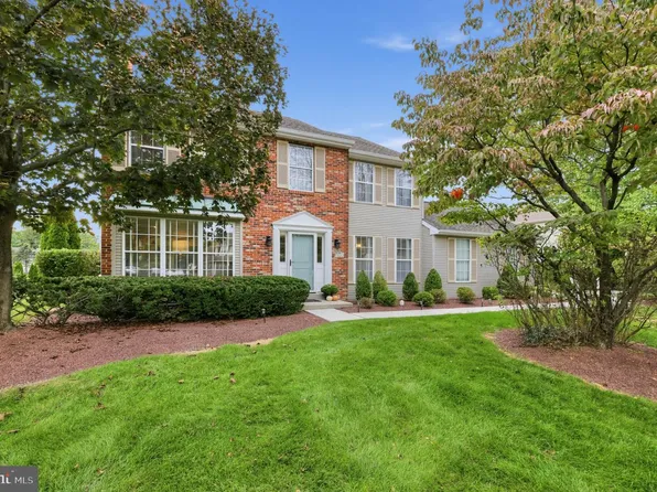 554 Heritage Oak Dr, Yardley, PA 19067
