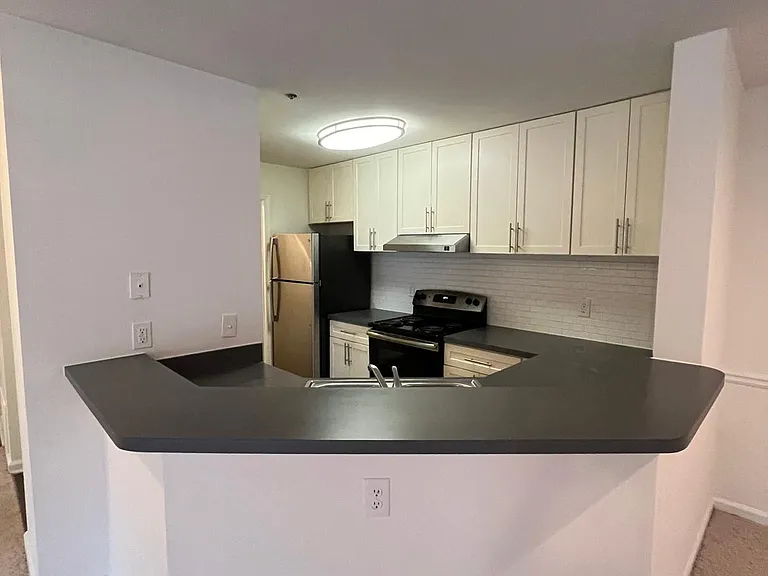 Wesley St. Claire Apartments at Lawrenceville — Photo 148