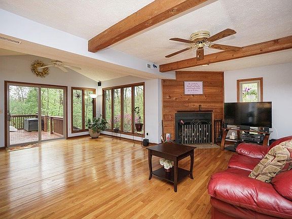 4th image of 1113 Crooked Creek Ln