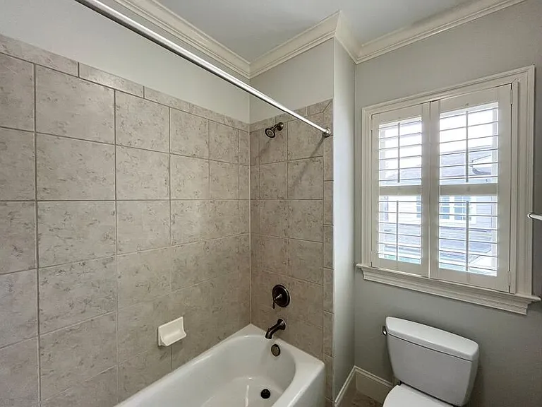 535 Guilford Cir — Photo 30