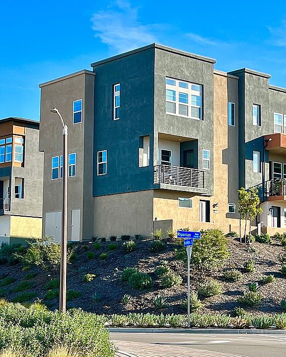 1st image of 27599 Blackbird Ct