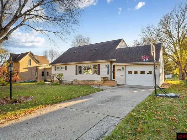 712 Park Row, Saint Peter, MN 56082