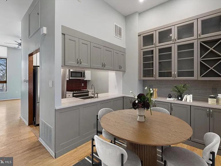 210 Church St #1C — Photo 1