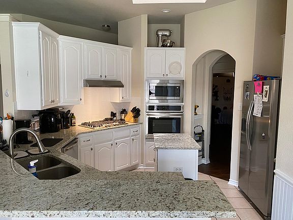 3rd image of 416 Kyle Ln