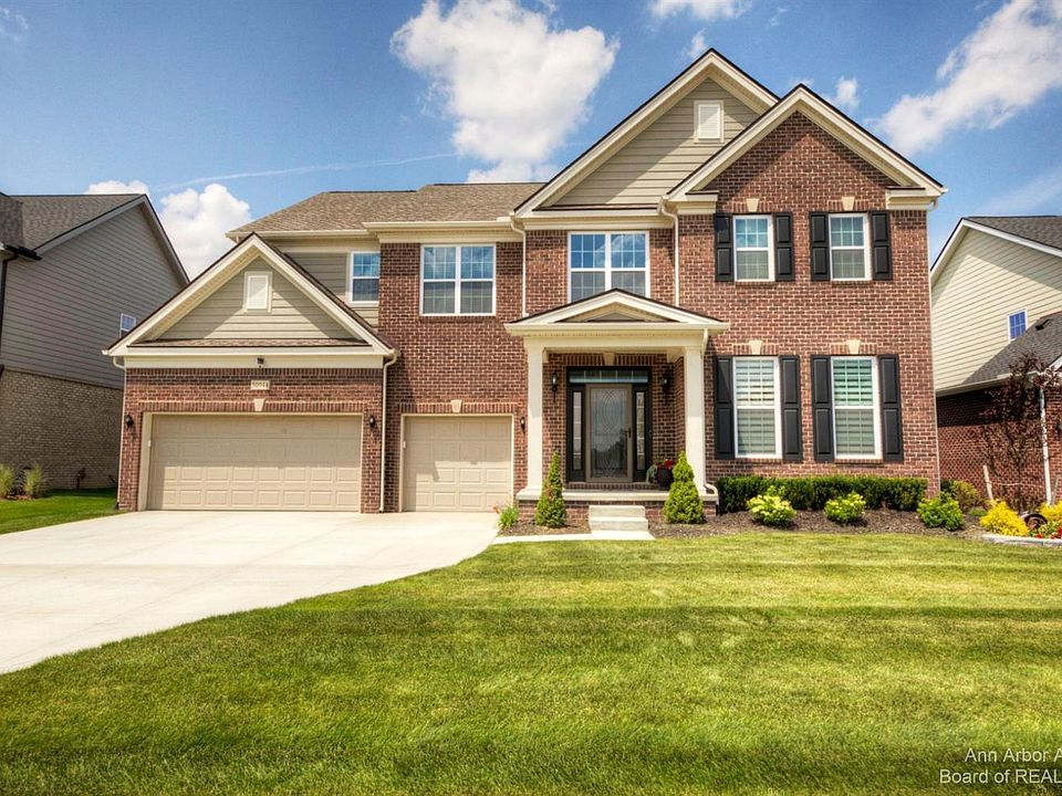 1st image of 50944 Woodford Dr #105