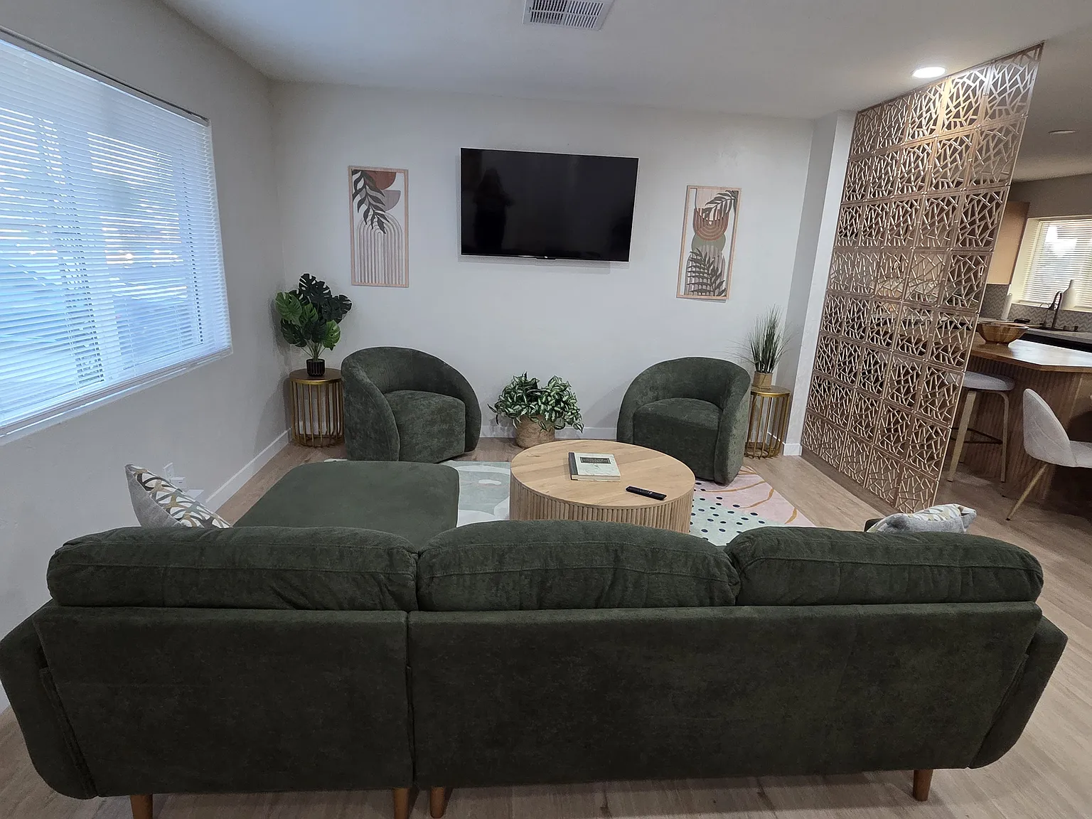 3 bed, 1556 sqft, $2,900 — Photo 3