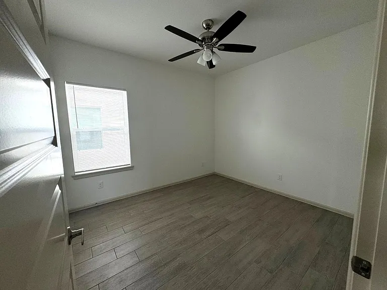 7702 N 58th St #1 — Photo 8